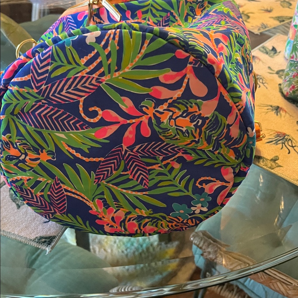 Lilly Pulitzer Starbucks bottles with cooler - Picture 7 of 8